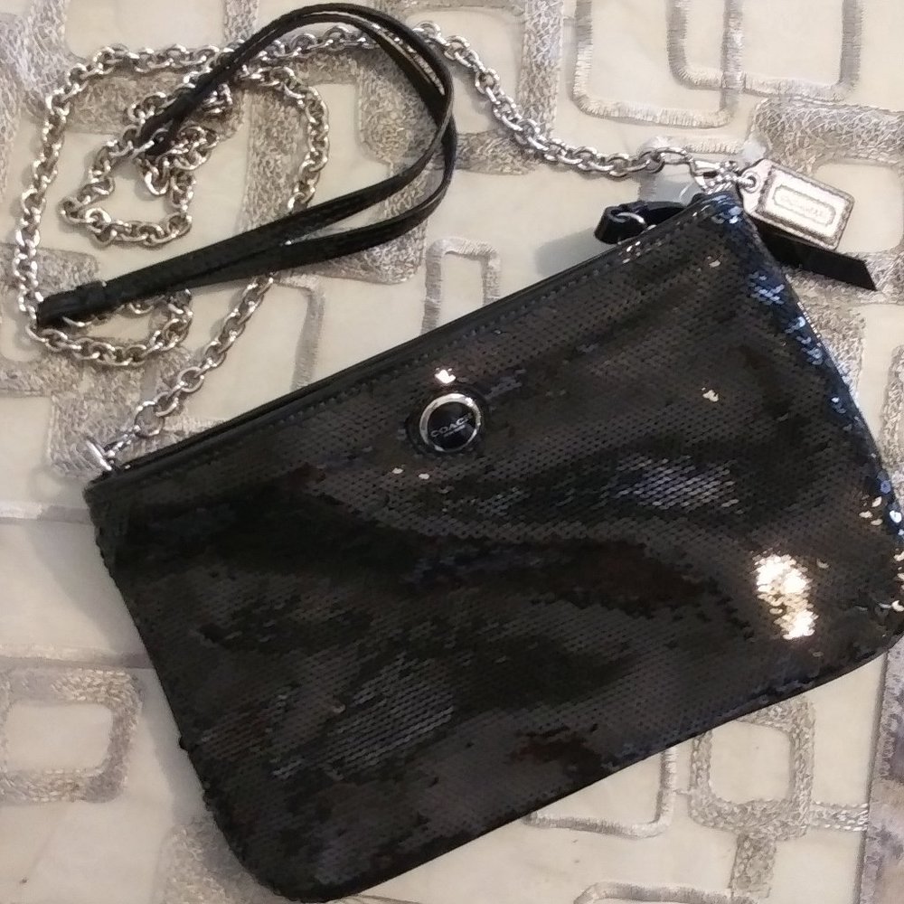 NWOT MINT COACH Black Poppy Sequin Clutch w/ Shoulder Chain - Picture 2 of 10